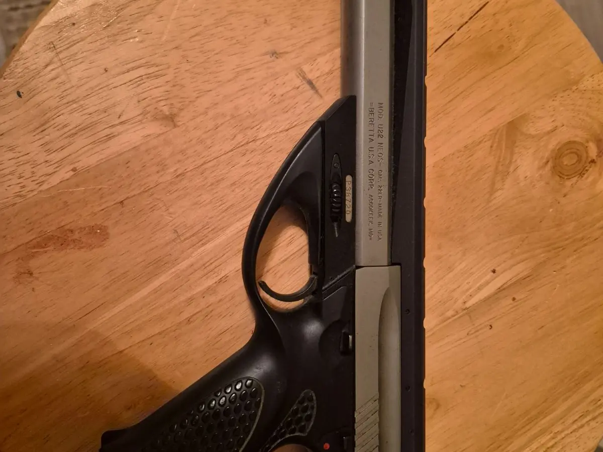 Baretta NEOS  U22lr handgun with case  - photo 2