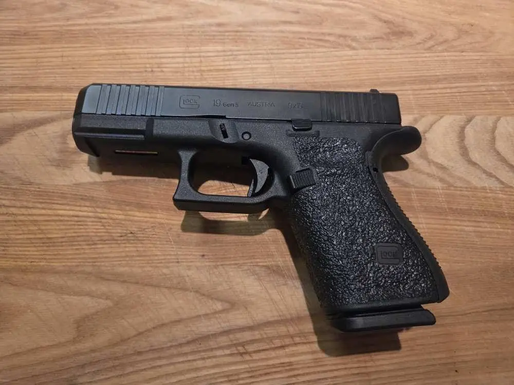 Glock 19 Gen5 FXD BPEB517 9mm w/ 3 15 rnd Mags - photo 3