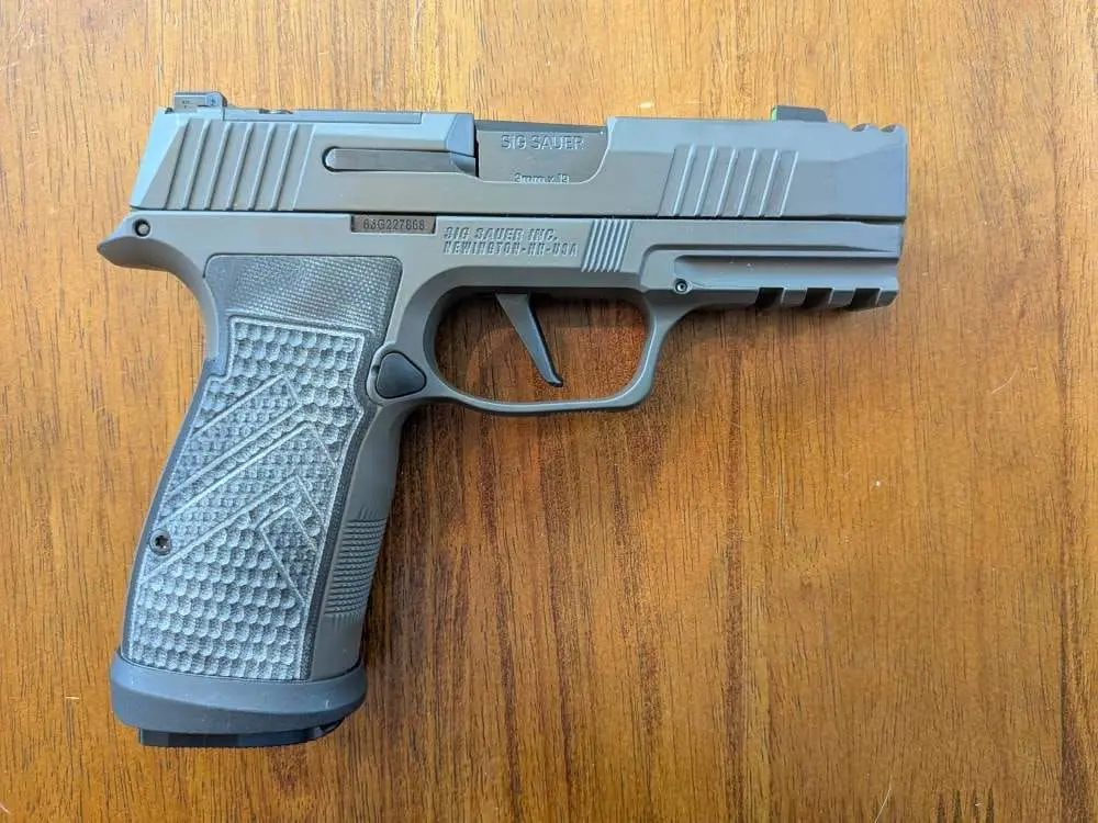 Sig Sauer P365 AXG Legion 9mm Comp – 3 17rd Mags – Incog X Holster - photo 3