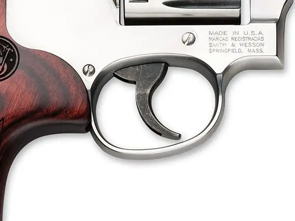 Smith & Wesson Model 686 Deluxe L-Frame .357 Magnum, 6" Barrel, Stainless Steel/Walnut