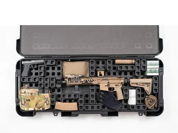 R44 DAKA Hard Case Black