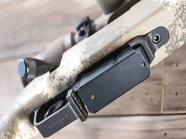Type-3 Detachable Box Mag Well for Rem 700 SA Black