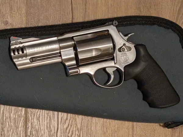 S&W 500 MAG w/ 4" Barrel